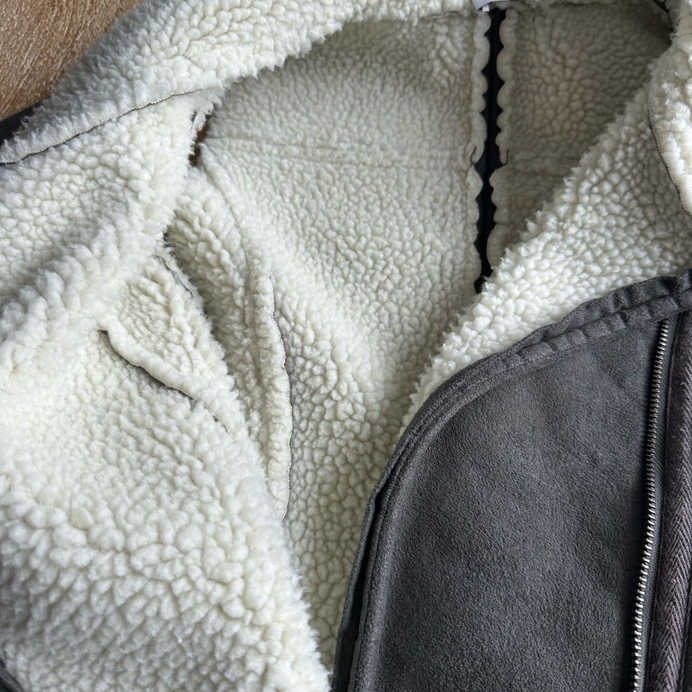 Women's Faux Shearling Lined Jacket Vest - Cream & Gray